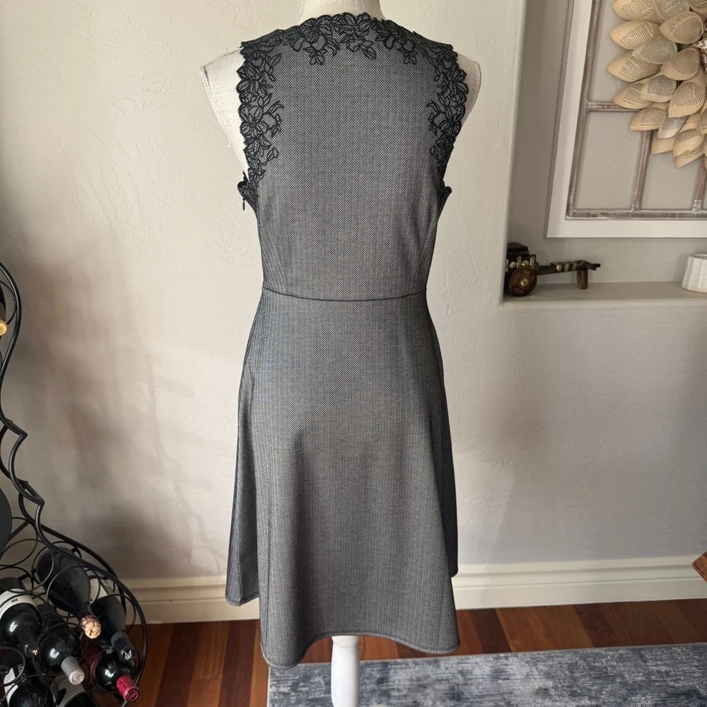 Banana‎ Republic Dress Womens Dark Gray Fit & Flay with Floral Embroidery Midi 6